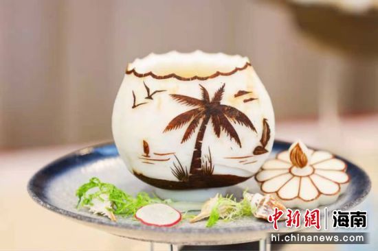 学生作品展示。海口旅游职业学校供图