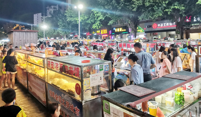 高温烤热海口“夜经济”