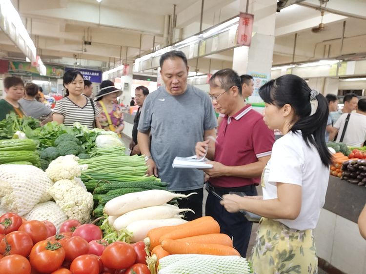 海口市场监管局美兰分局督导“菜篮子”保供惠民和豇豆专项整治工作