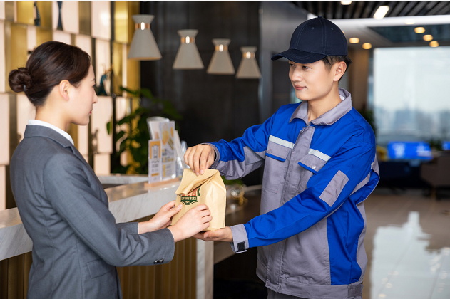 饿了么、美团下调佣金比例 餐饮企业解困还需“自救”