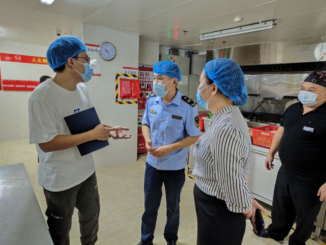 开学啦！“神兽们”吃得怎么样？海口市市场监督管理局校园食品安全专项检查来啦