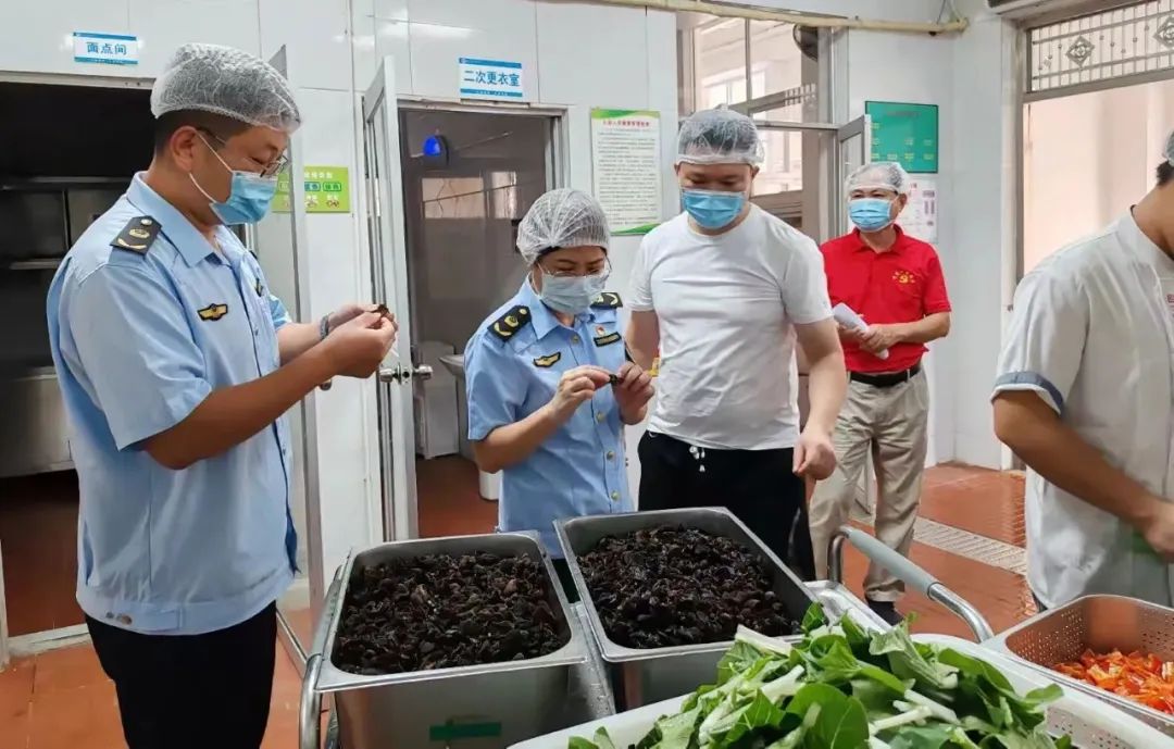 三亚市市场监管局开展中考供餐单位督导检查