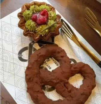 网红烘焙品牌被曝致多人腹泻！当地监管部门回应；上海有多家门店