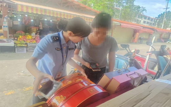 保亭县市场监管局开展中秋节前月饼市场专项检查