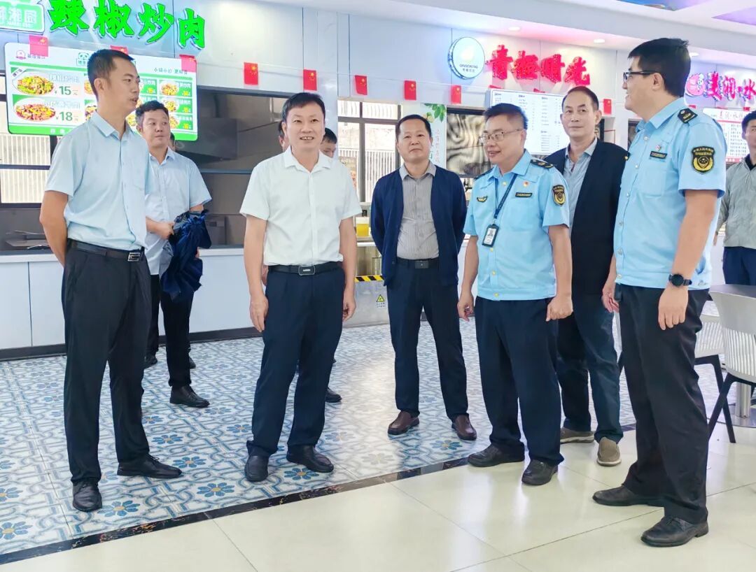 张秀标开展食品安全“两个责任”包保督导检查